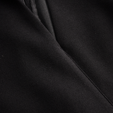 Nora | Viimeistelty Musta Mekko Vyöllä ja Mandarin-kauluksella