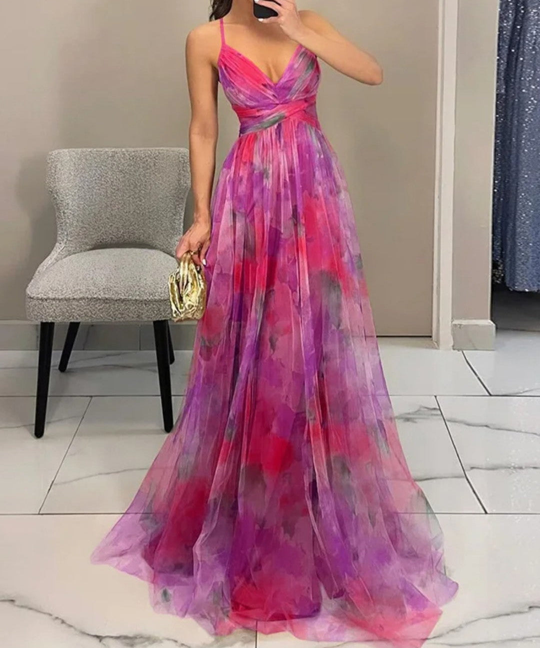 Gita - Lumoava kukkakuvioinen maksimekko