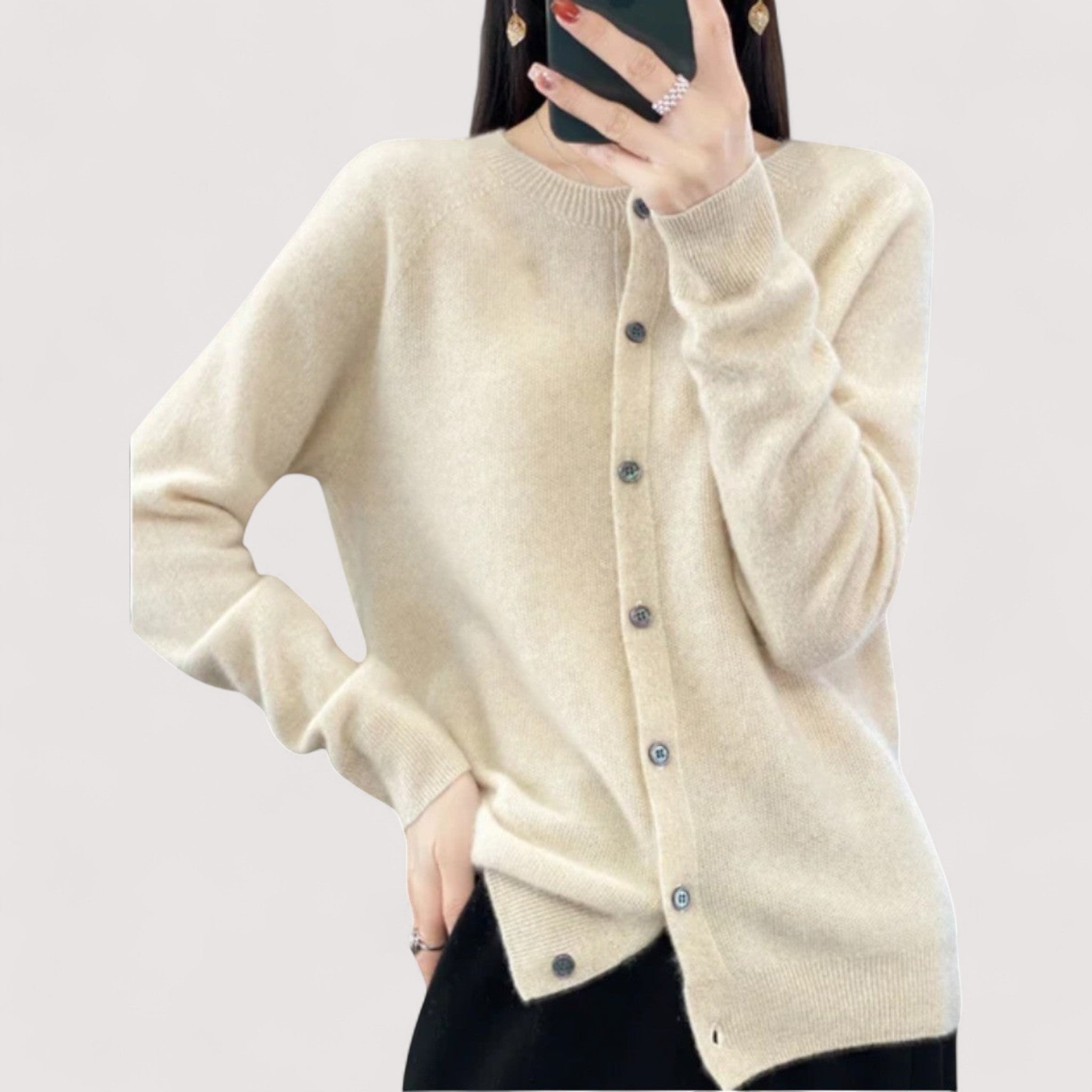 Darija™ – Pehmeä neulejakku napilla