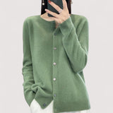 Darija™ – Pehmeä neulejakku napilla