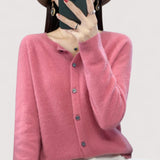 Darija™ – Pehmeä neulejakku napilla