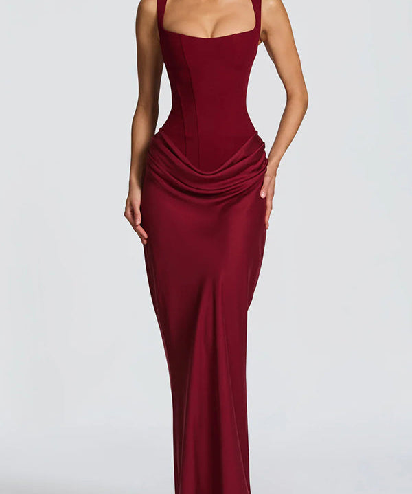 Linnea | Maxi-mekko neliömäisellä pääntiellä